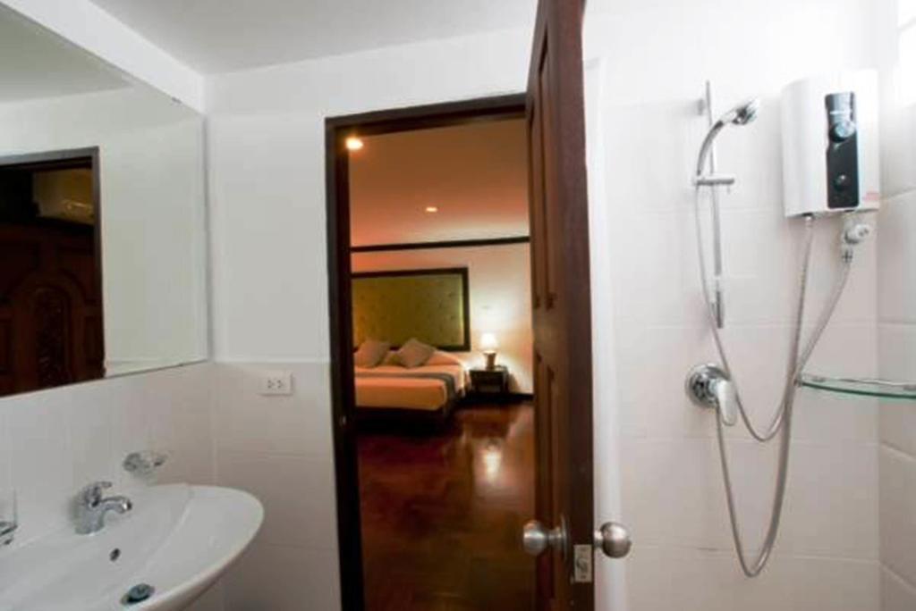פאטאיה Cucumber Inn Suite מראה חיצוני תמונה