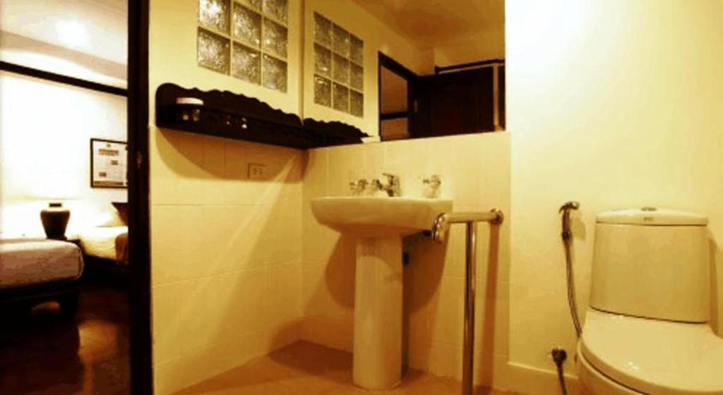 פאטאיה Cucumber Inn Suite חדר תמונה